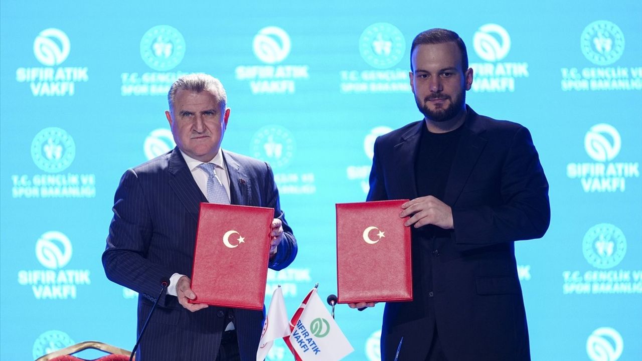 Bakan Bak, Sıfır Atık Protokolü'nü İmzaladı