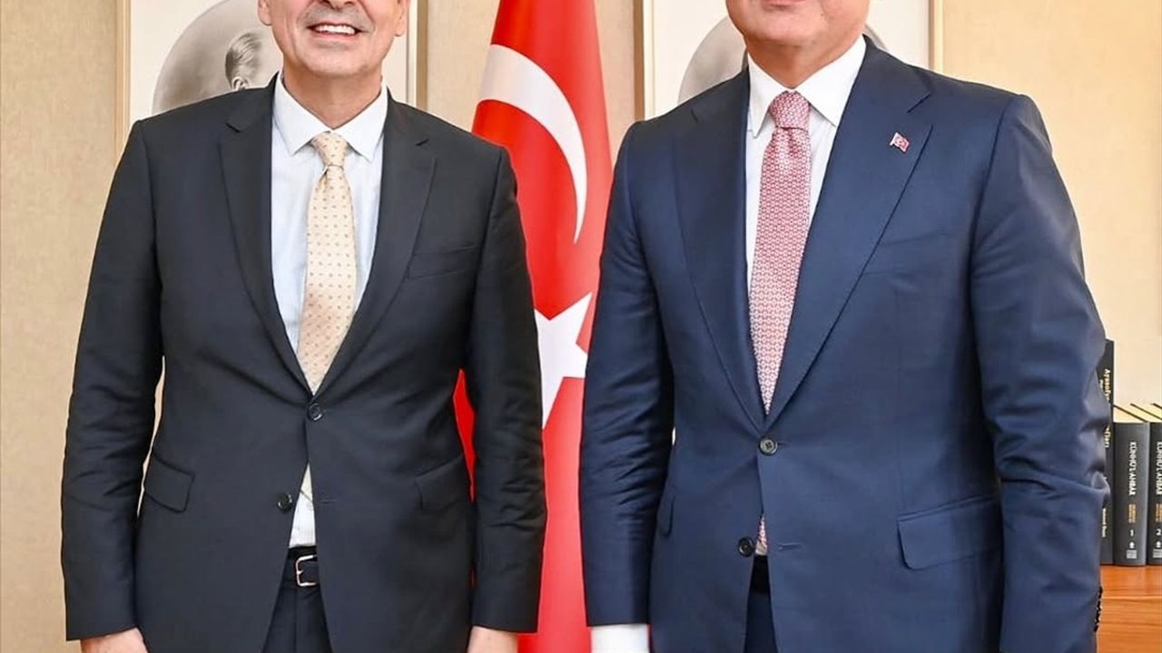 Bakan Ersoy, Antalyaspor Başkanı Perçin ile Bir Araya Geldi