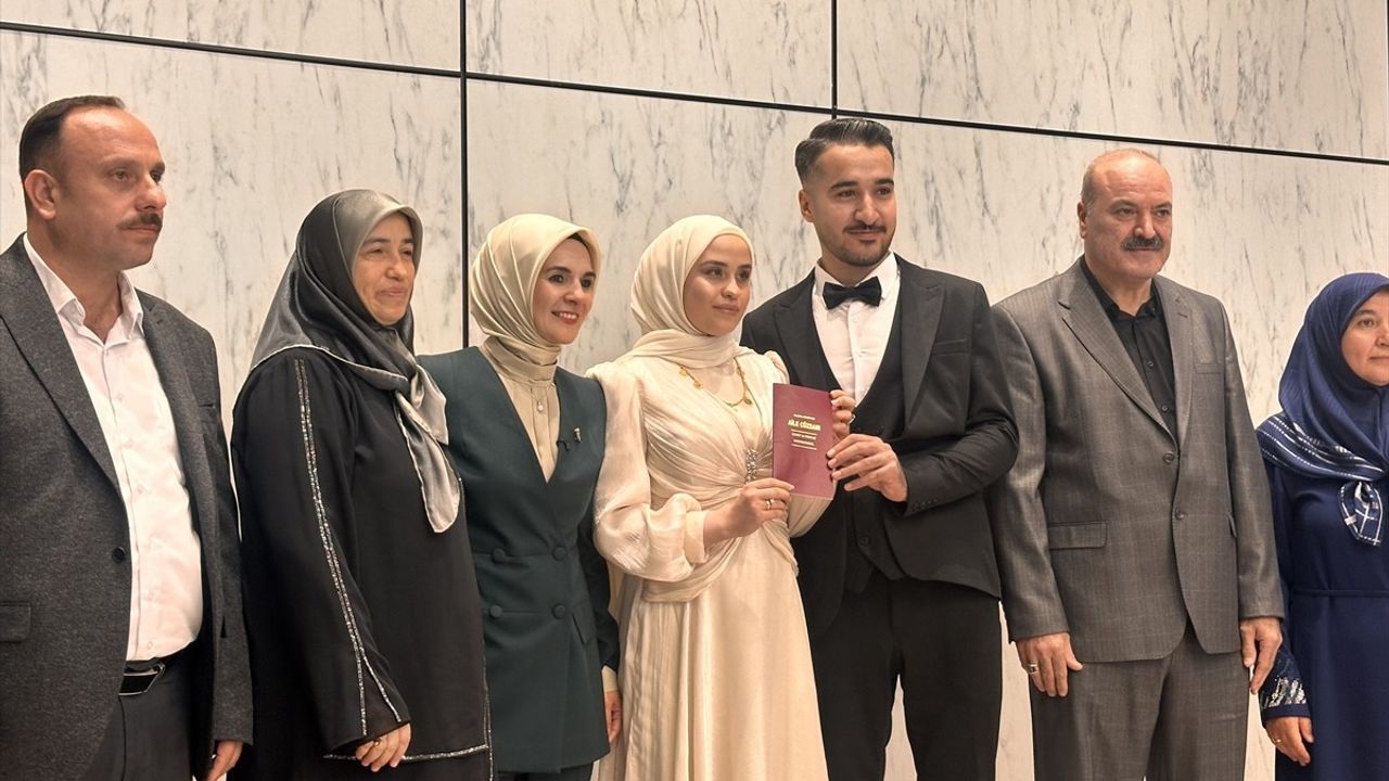 Bakan Göktaş Konya'da Çiftin Nikah Şahidi Oldu