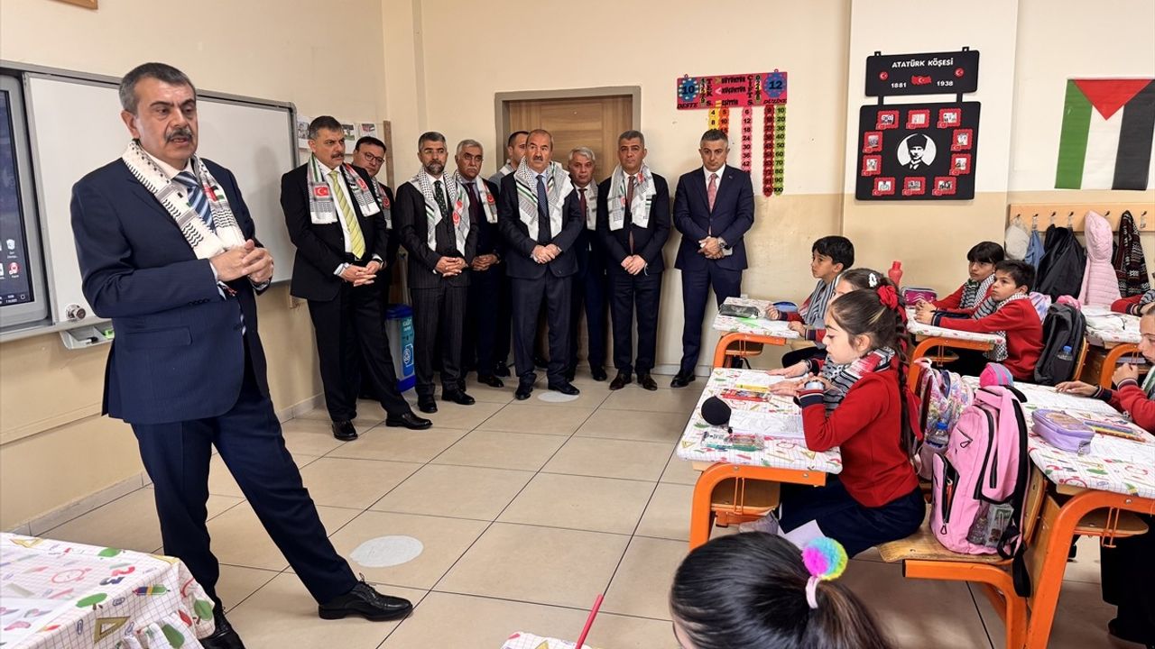 Bakan Tekin, Eğitimin Önemi ve Filistin Farkındalığı Üzerine Konuştu