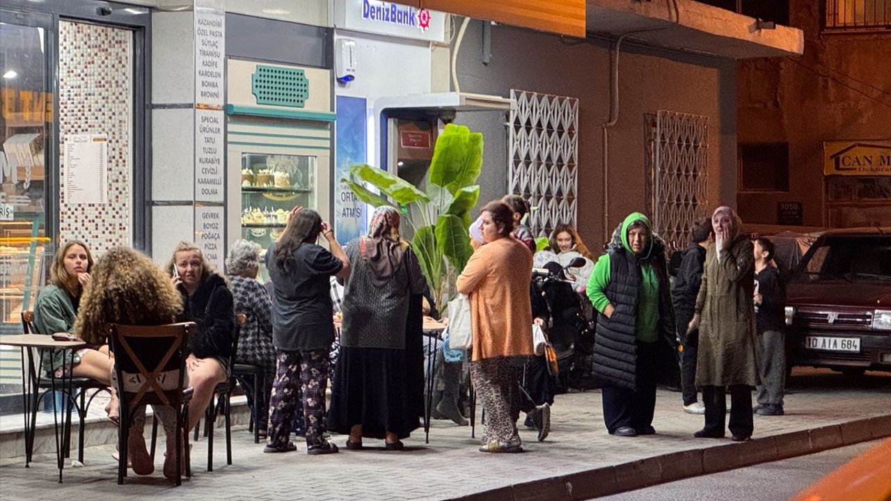 Balıkesir Sındırgı'da 6,1 Büyüklüğünde Deprem Meydana Geldi