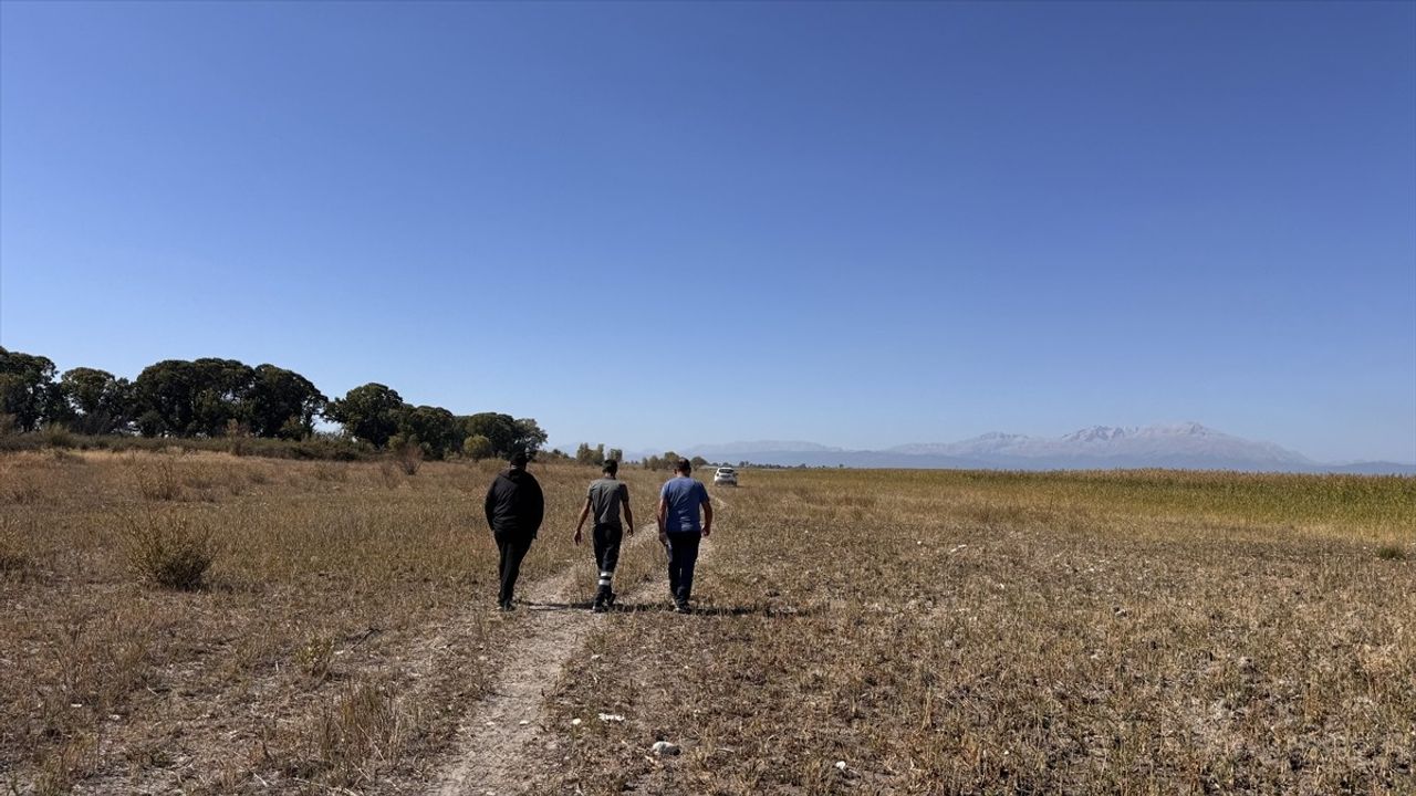 Beyşehir Gölü'nde Kuraklık nedeniyle Kıstıfan Adası Karaya Bağlandı