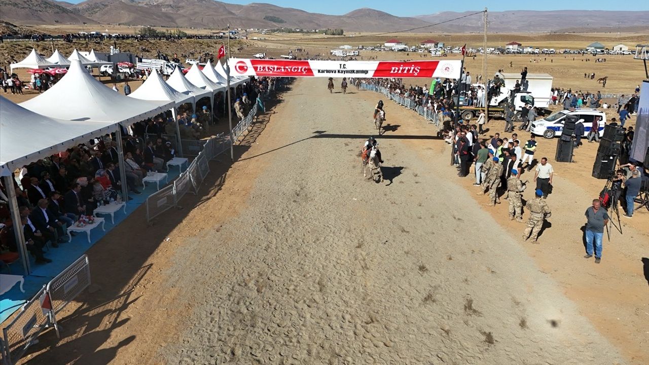 Bingöl'de Geleneksel At Yarışları Coşkuyla Gerçekleşti