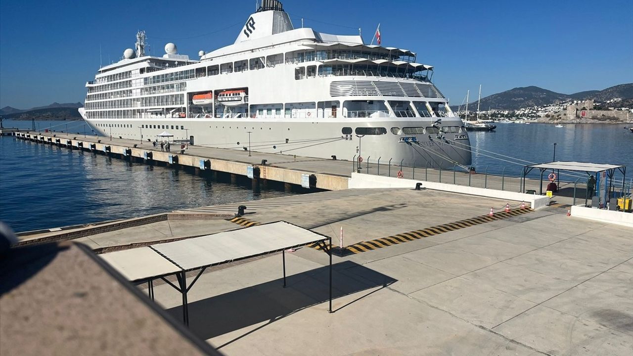 Bodrum'a Gelen Silver Whisper Kruvaziyeriyle 340 Turist