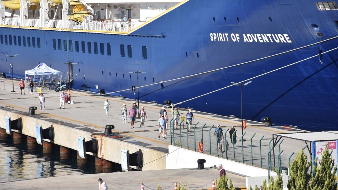 Bodrum'a Spirit of Adventure Kruvaziyeri Geldi