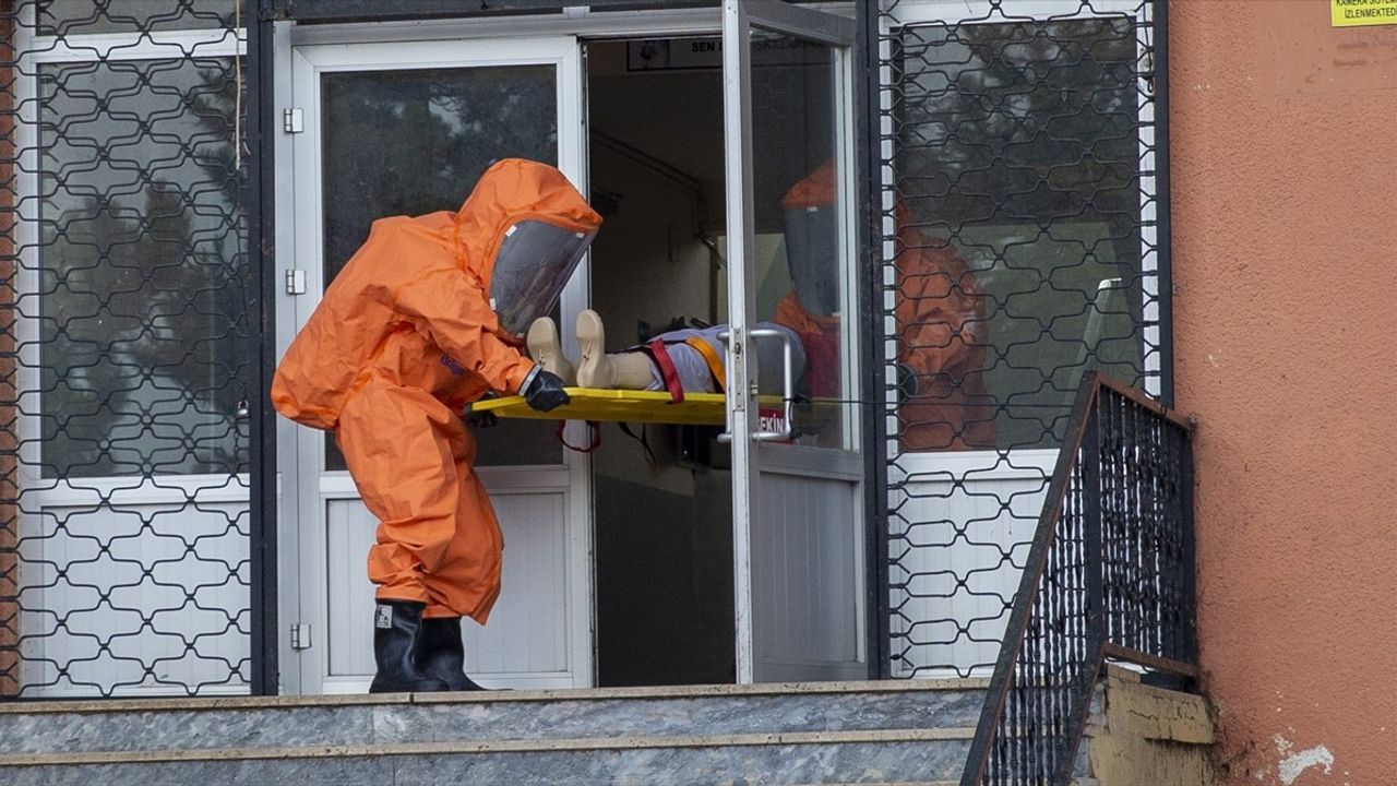 Bolu'da 5.8 Büyüklüğünde Deprem Senaryolu Tatbikat Gerçekleştirildi