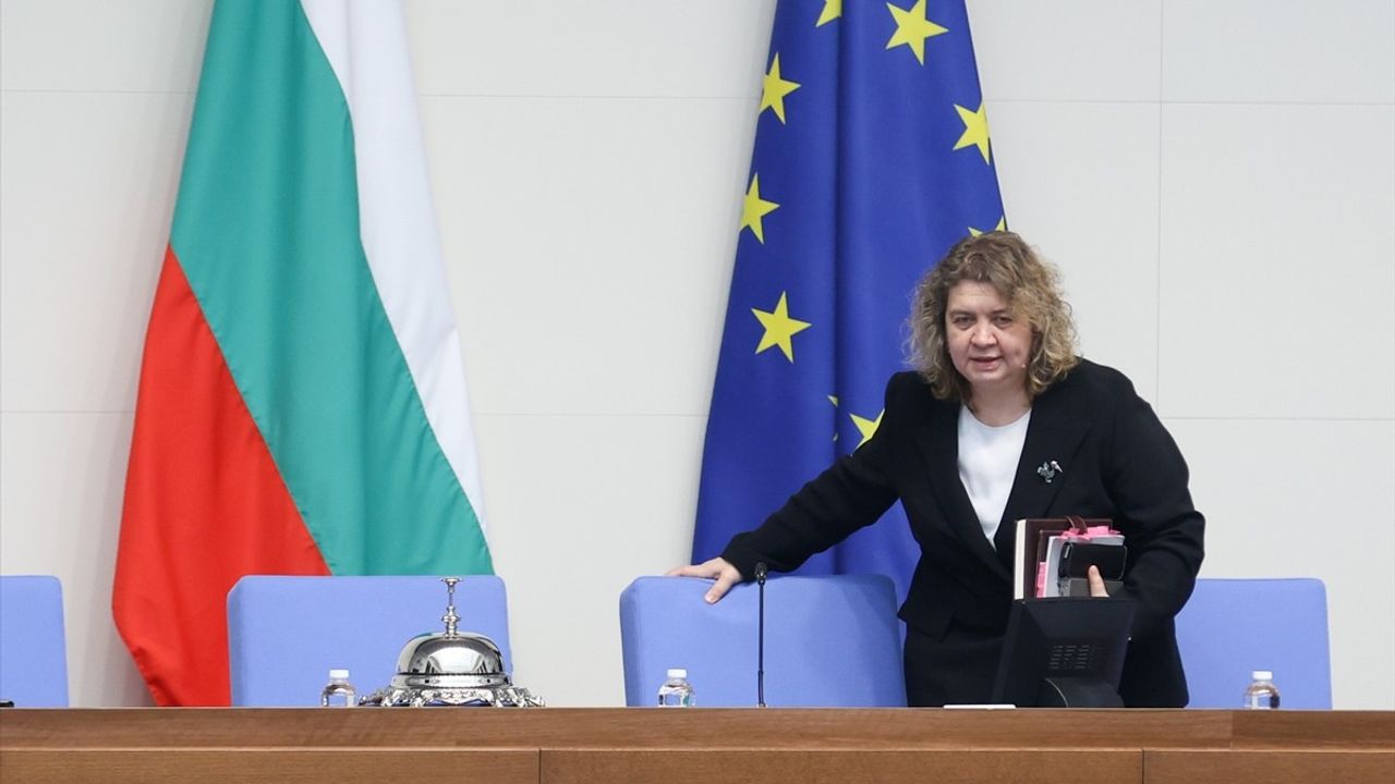 Bulgaristan Meclisinde Yeni Başkan: Raya Nazaryan