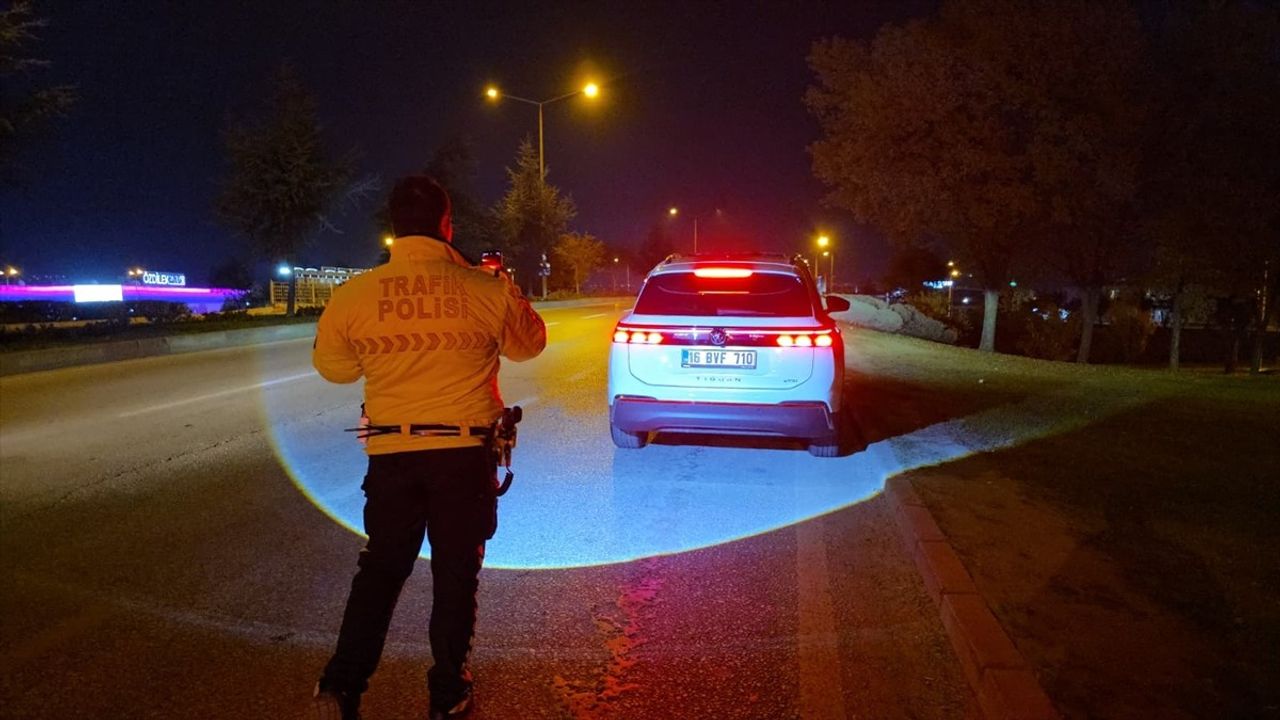 Bursa'da Bisikletli Genç Kaza Geçirdi