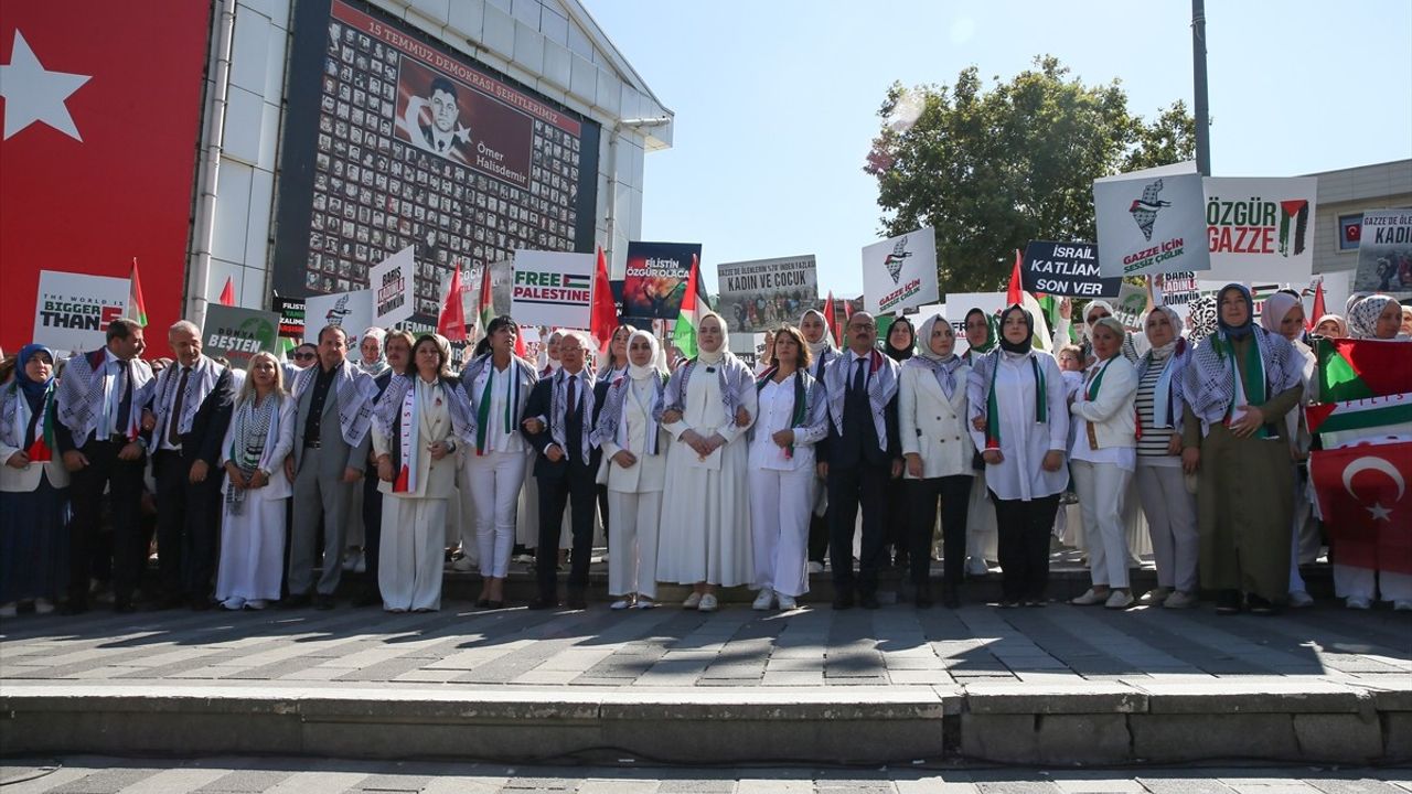 Bursa'da 'Gazze İçin Sessiz Çığlık' Etkinliği