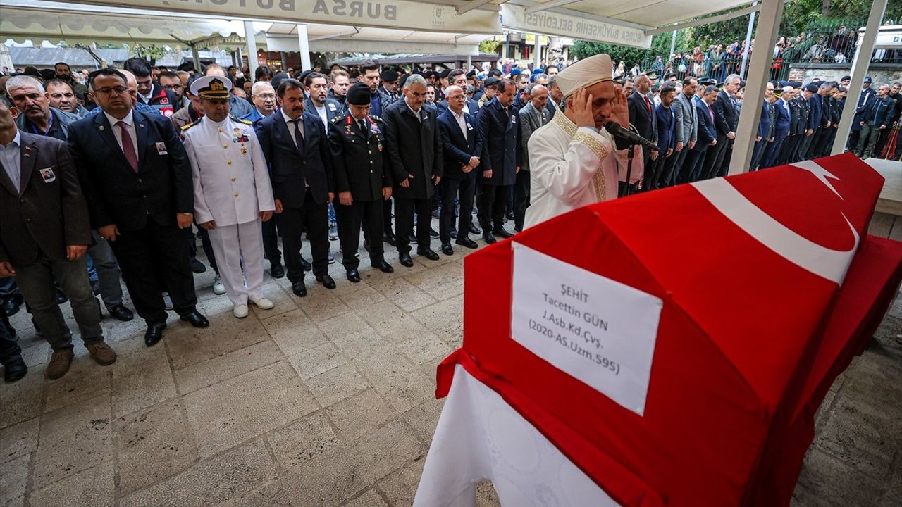 Bursa'da Jandarma Astsubay Tacettin Gün'ün Cenazesi Yükselen Saygıyla Uğurlandı
