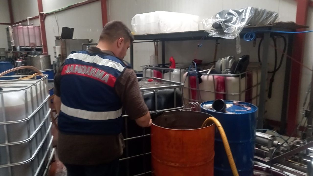 Bursa'da Kaçak Yağ Operasyonu: 12,750 Litre Ele Geçirildi