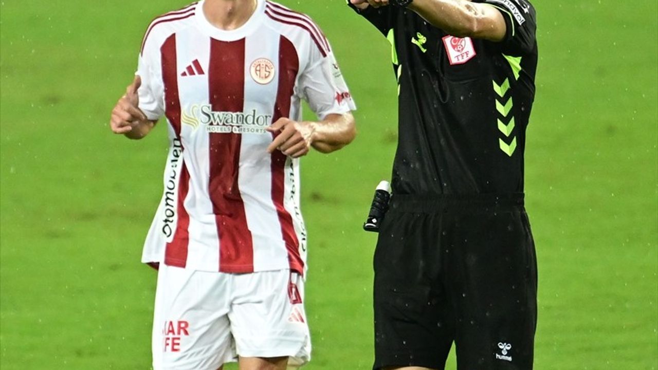 Çaykur Rizespor, Antalyaspor'u 5-2 Mağlup Etti