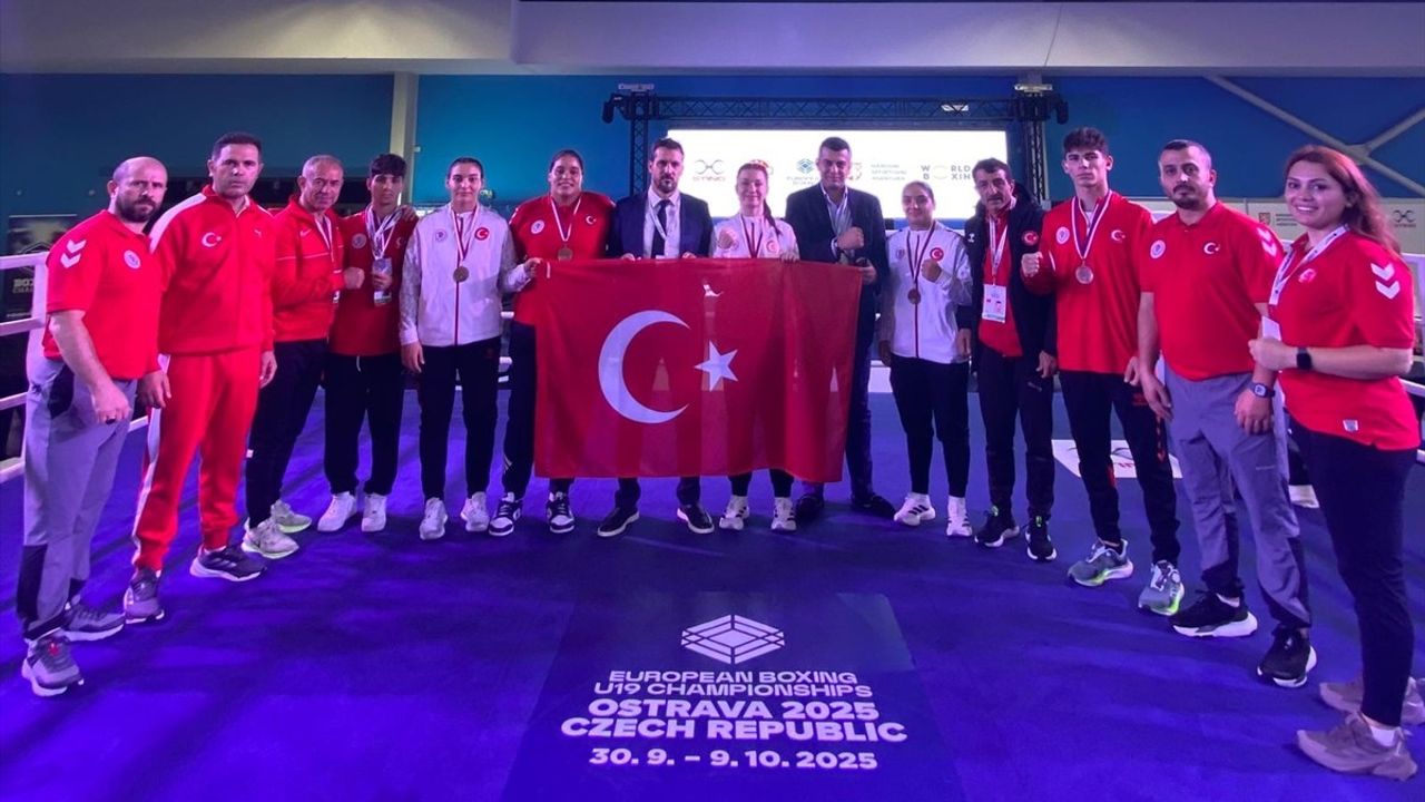 Çekya'daki 19 Yaş Altı Avrupa Boks Şampiyonası'nda Türk Sporcular Tarih Yazdı