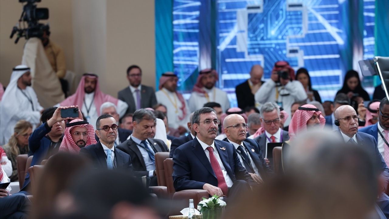 Cevdet Yılmaz Riyad'daki 9. Future Investment Initiative Forumunda Türkiye'yi Temsil Etti