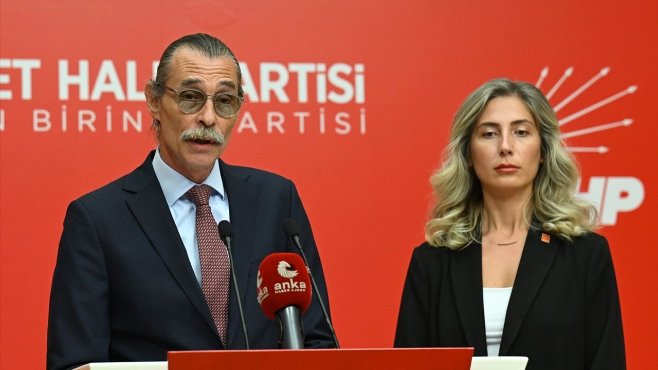 CHP'den Devlet Tiyatroları'na Kritik Eleştiriler