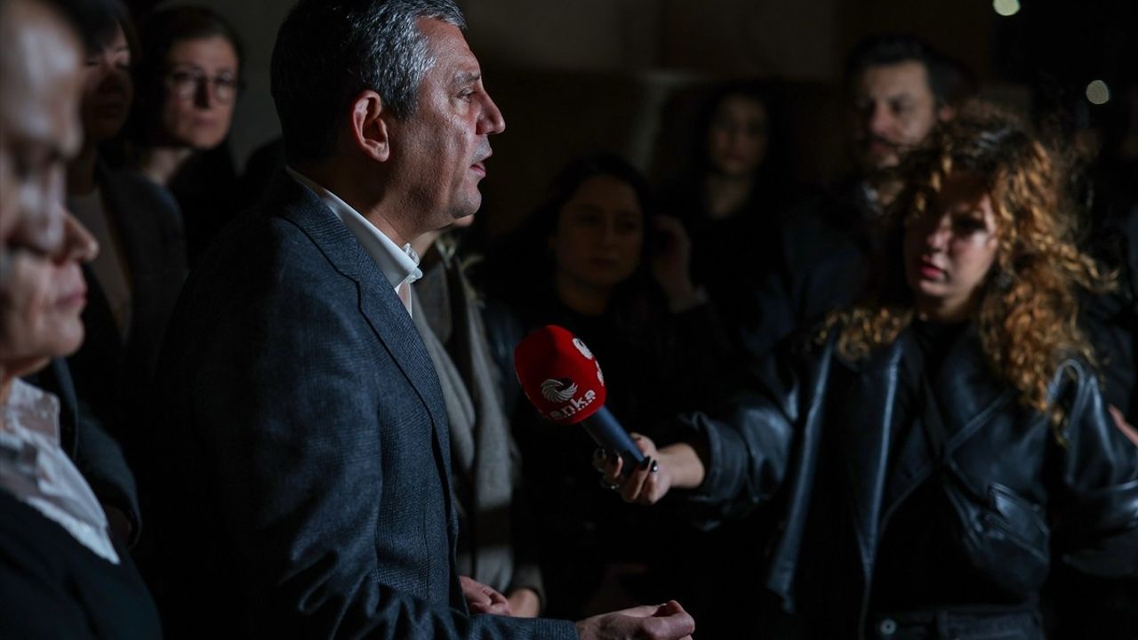 CHP Genel Başkanı Özgür Özel'den İmamoğlu'na Destek