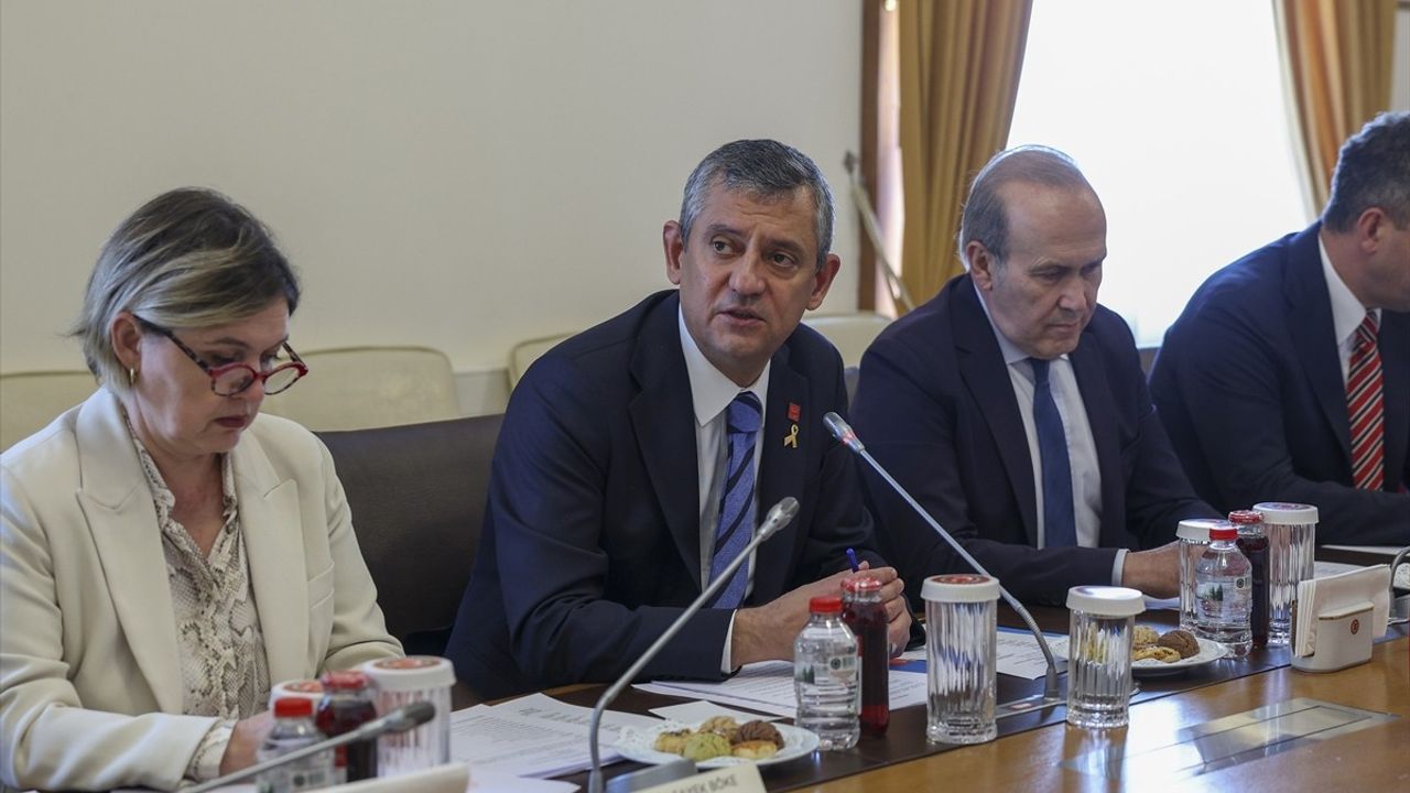 CHP Genel Başkanı Özgür Özel, Finlandiya Dışişleri Komisyonu Başkanı ile Görüştü