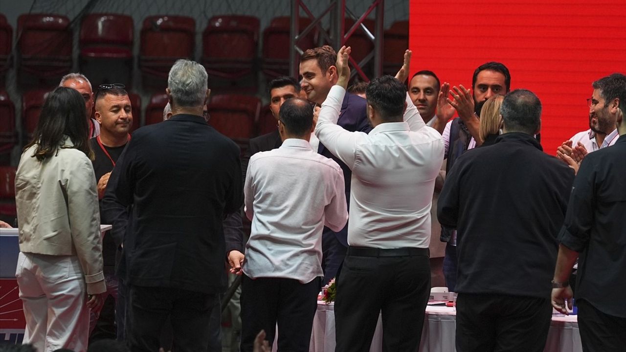 CHP İzmir İl Kongresi'nde Oy Kullanma Süreci Başladı