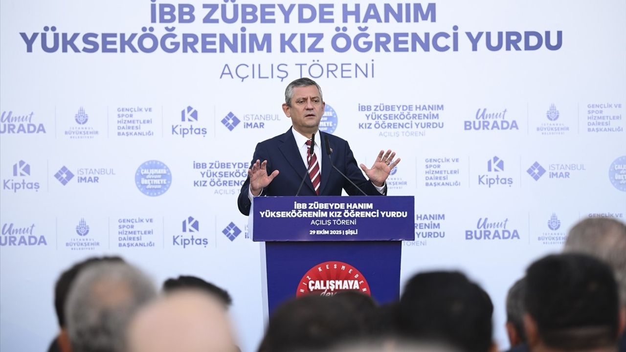 CHP Lideri Özel, İstanbul'da Kız Öğrenci Yurdu Açılışında Konuştu