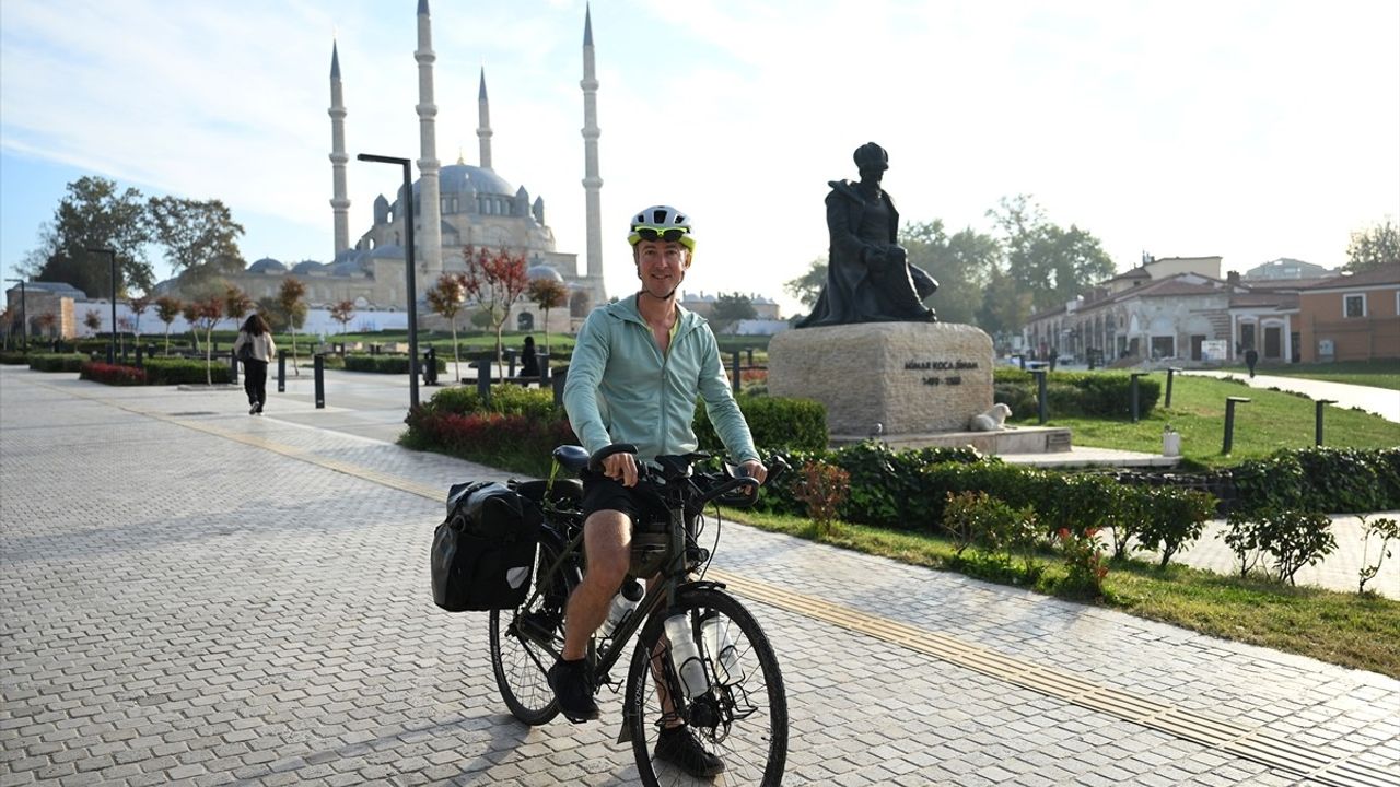 Çocukluk Arkadaşına Anma: Nick Cresswell'ın İyilik Yolculuğu