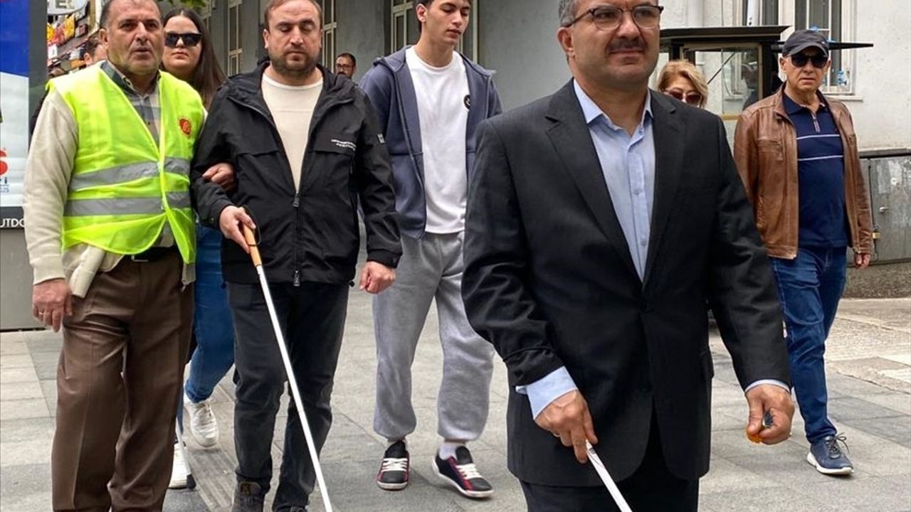 Çorum'da Beyaz Baston Farkındalık Yürüyüşü Gerçekleşti