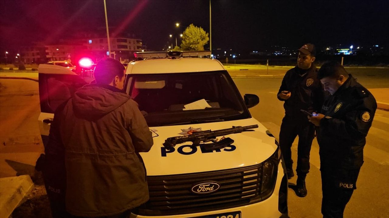 Çorum'da Bıçaklı Silahlı Kavga: 3 Yaralı