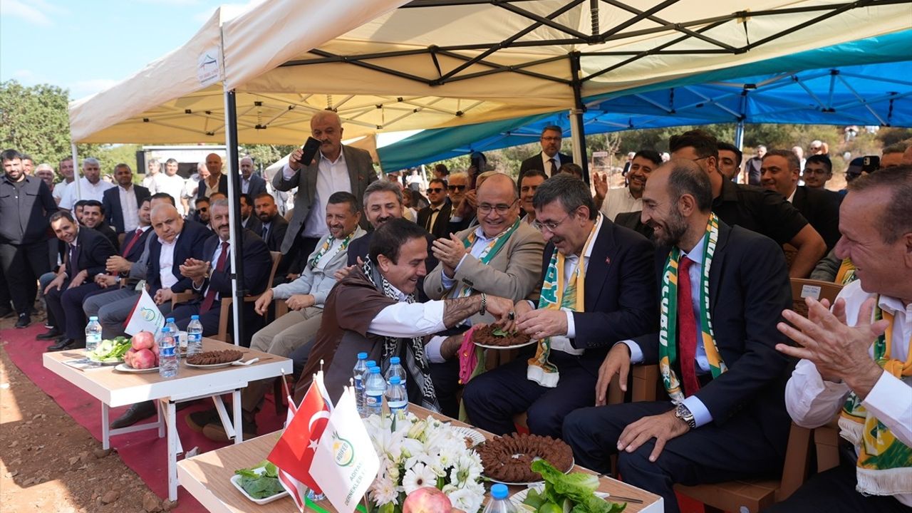 Cumhurbaşkanı Yardımcısı Yılmaz, Çiğköfte Kültür Festivali'nde İki Devletli Çözümü Vurguladı