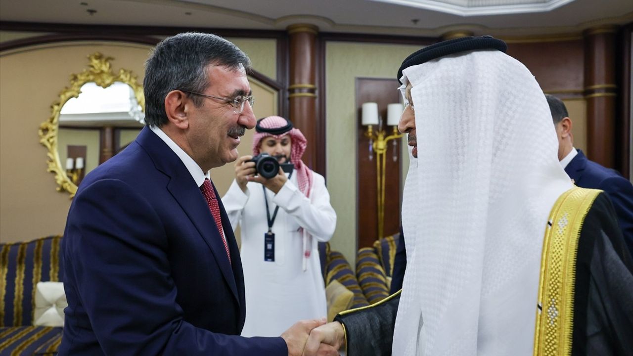 Cumhurbaşkanı Yardımcısı Yılmaz, Suudi Arabistan Yatırım Bakanı ile Görüştü