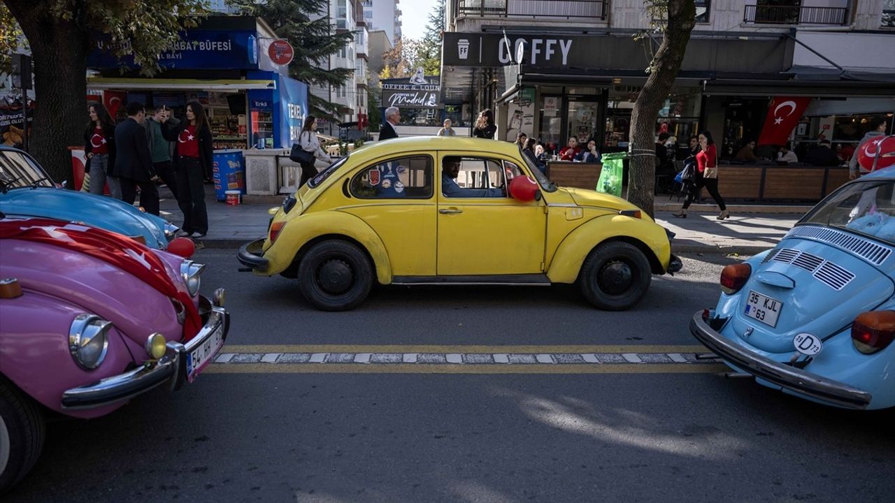 Cumhuriyet Bayramı Coşkusu: Başkent'te Kortej Yürüyüşü
