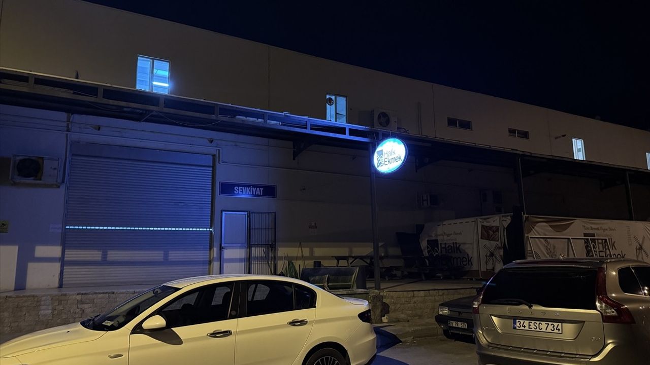 Denizli'de Halk Ekmek Fabrikasında Fare Denetimi Yapıldı