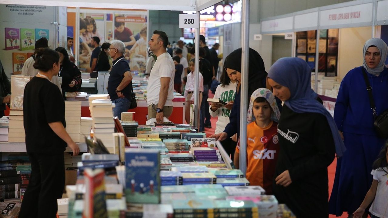Diyarbakır 9. Kitap Fuarı Kapılarını Açtı