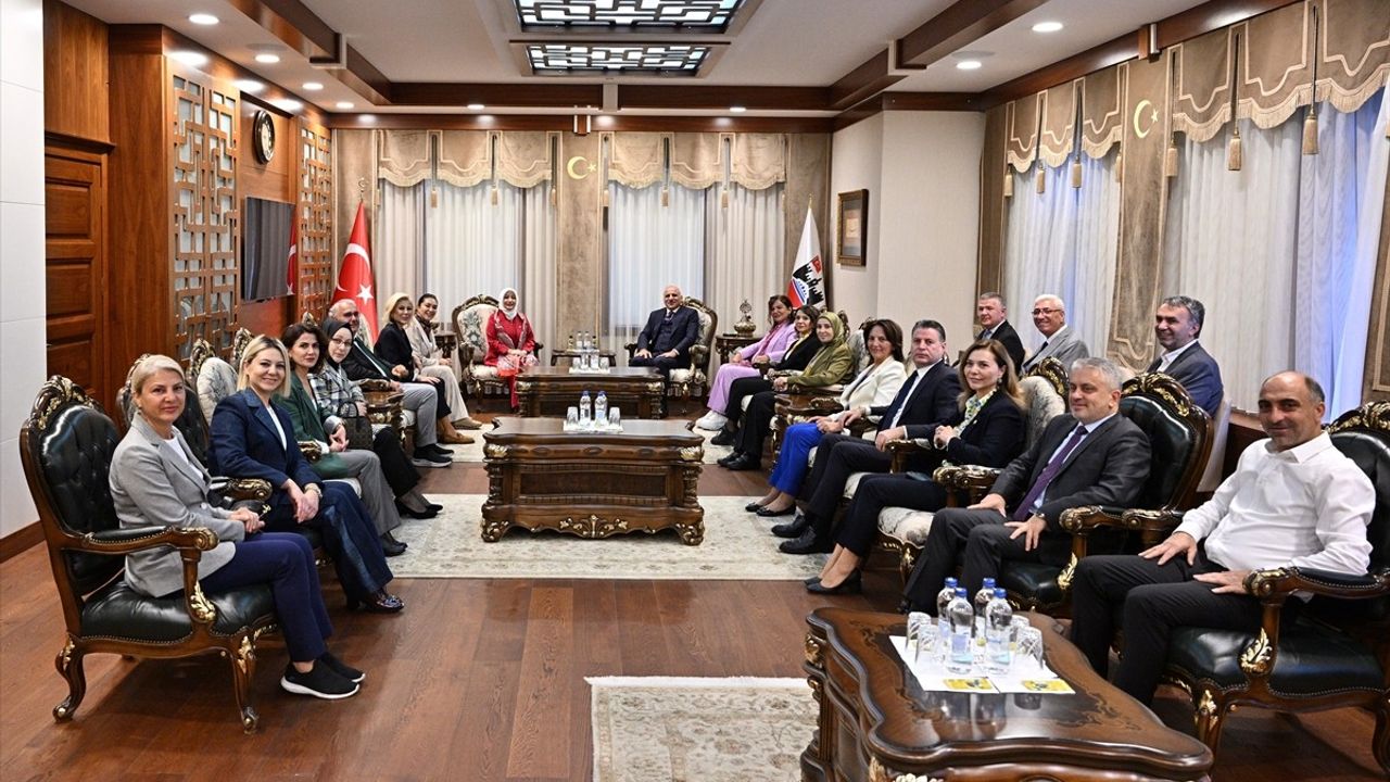 Diyarbakır'da Kadın Erkek Fırsat Eşitliği Çalıştayı Düzenlendi