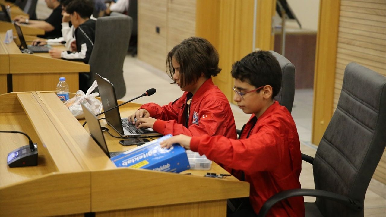 Diyarbakır'da NASA Uzay Uygulamaları Yarışması Başladı