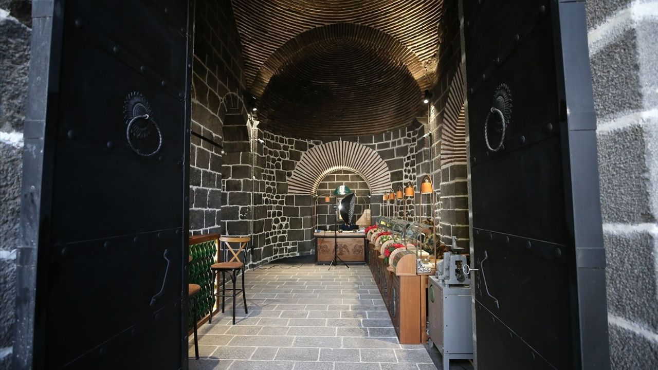 Diyarbakır Surları'nda Geleneksel Takı Atölyesi Kuruldu