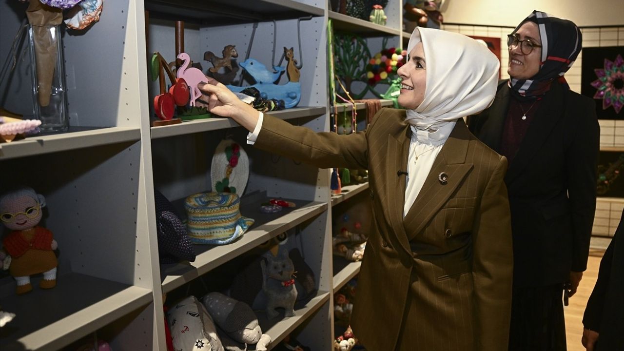 Dünya Kız Çocukları Günü'nde Bakan Göktaş'tan Önemli Mesajlar