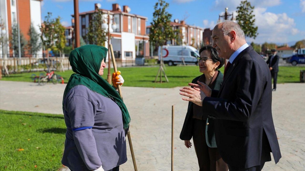 Düzce'de Bayrak Hassasiyeti Ödüllendirildi