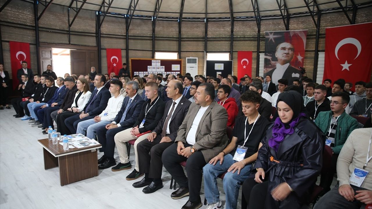 Edirne'de 'Türkiye Yüzyılı' Kampa Katılan Öğrenciler için Yeni Fırsatlar Sunuyor