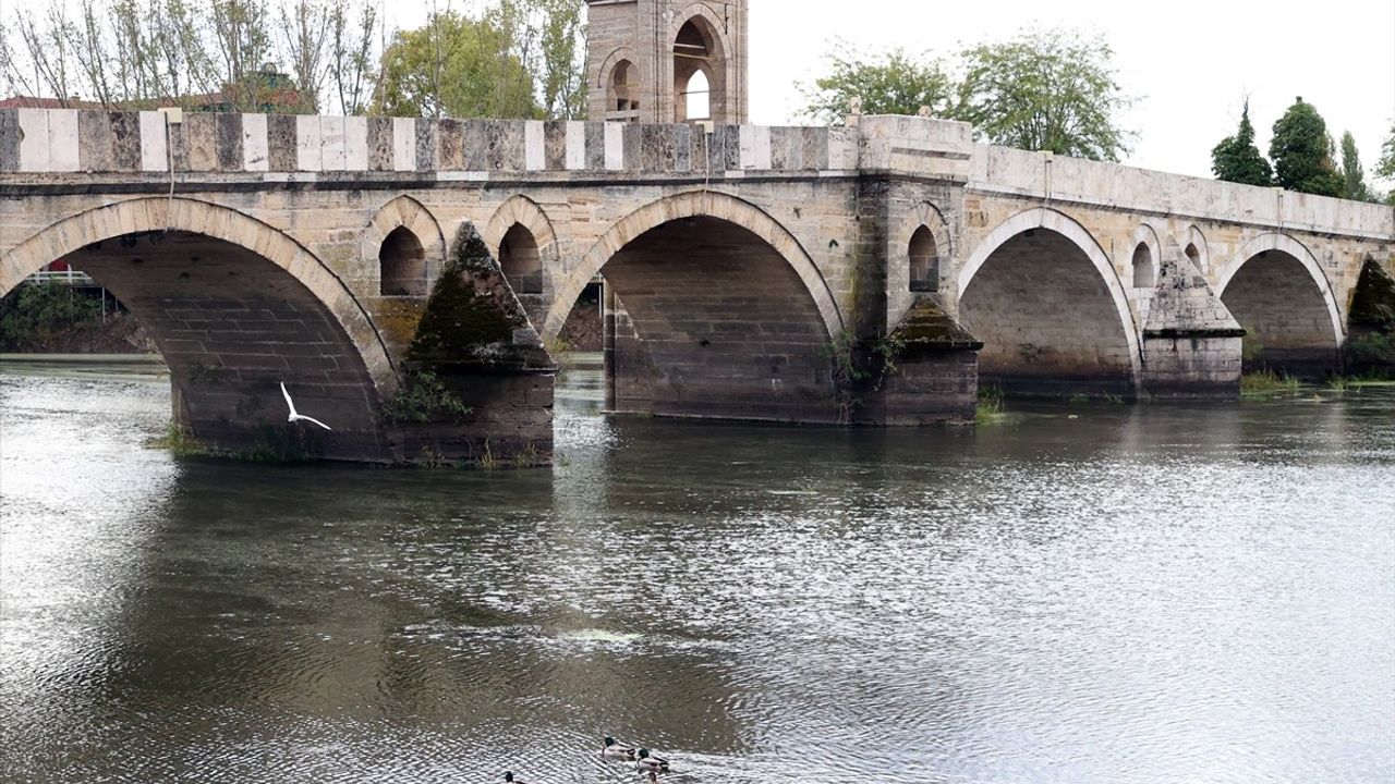 Edirne'de Yağışlar Nehir Debilerini Yükseltti