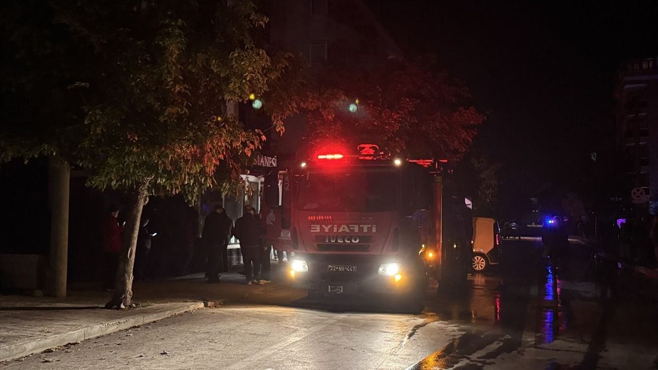 Edirne'deki Pastanede Yangın Kontrol Altına Alındı