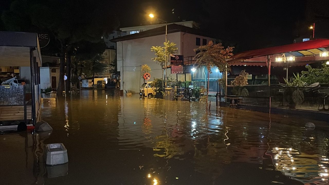 Edremit Körfezi'nde Sağanak Yağışlar