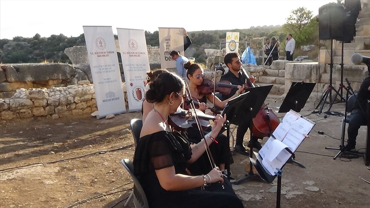 Elaiussa Sebaste Antik Kenti'nde MDOB Orkestrası Konser Verdi