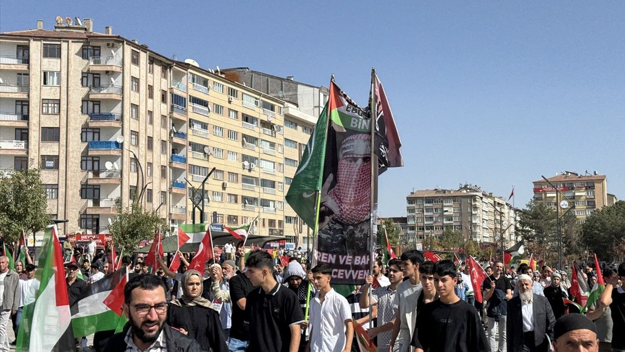 Elazığ’da İsrail Saldırılarına Karşı Protesto