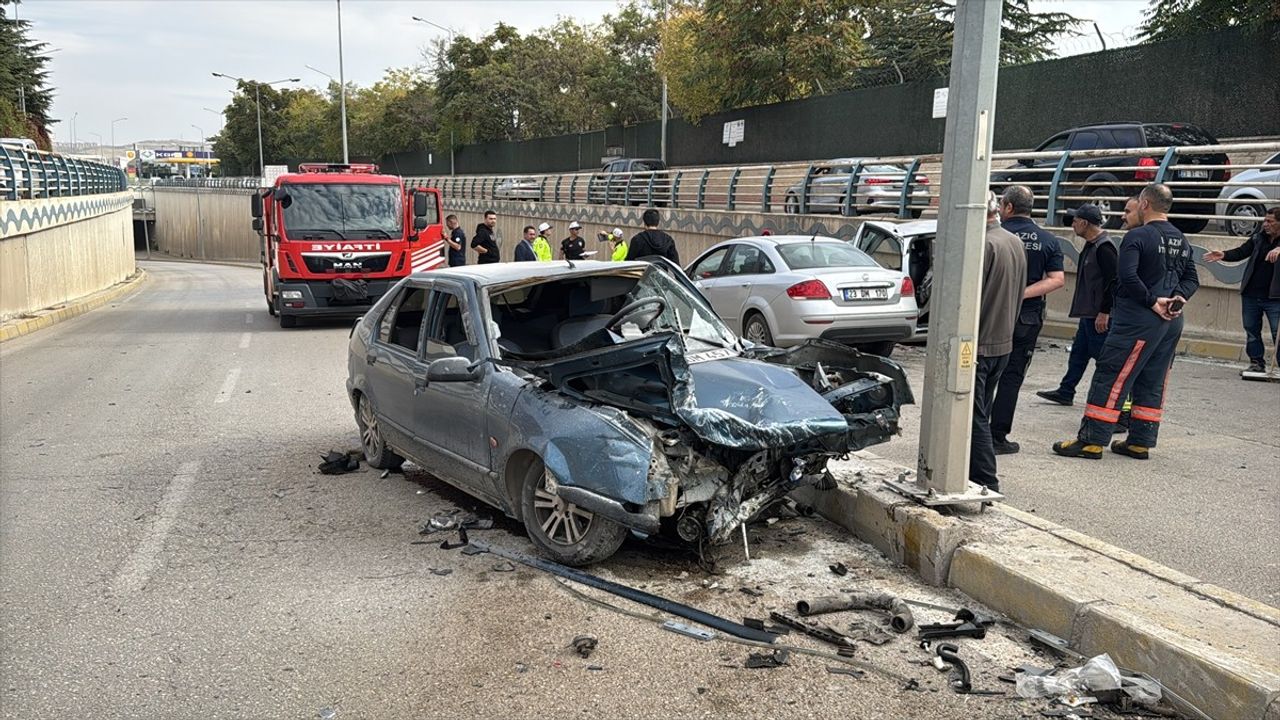 Elazığ'da Zincirleme Trafik Kazası: 5 Yaralı