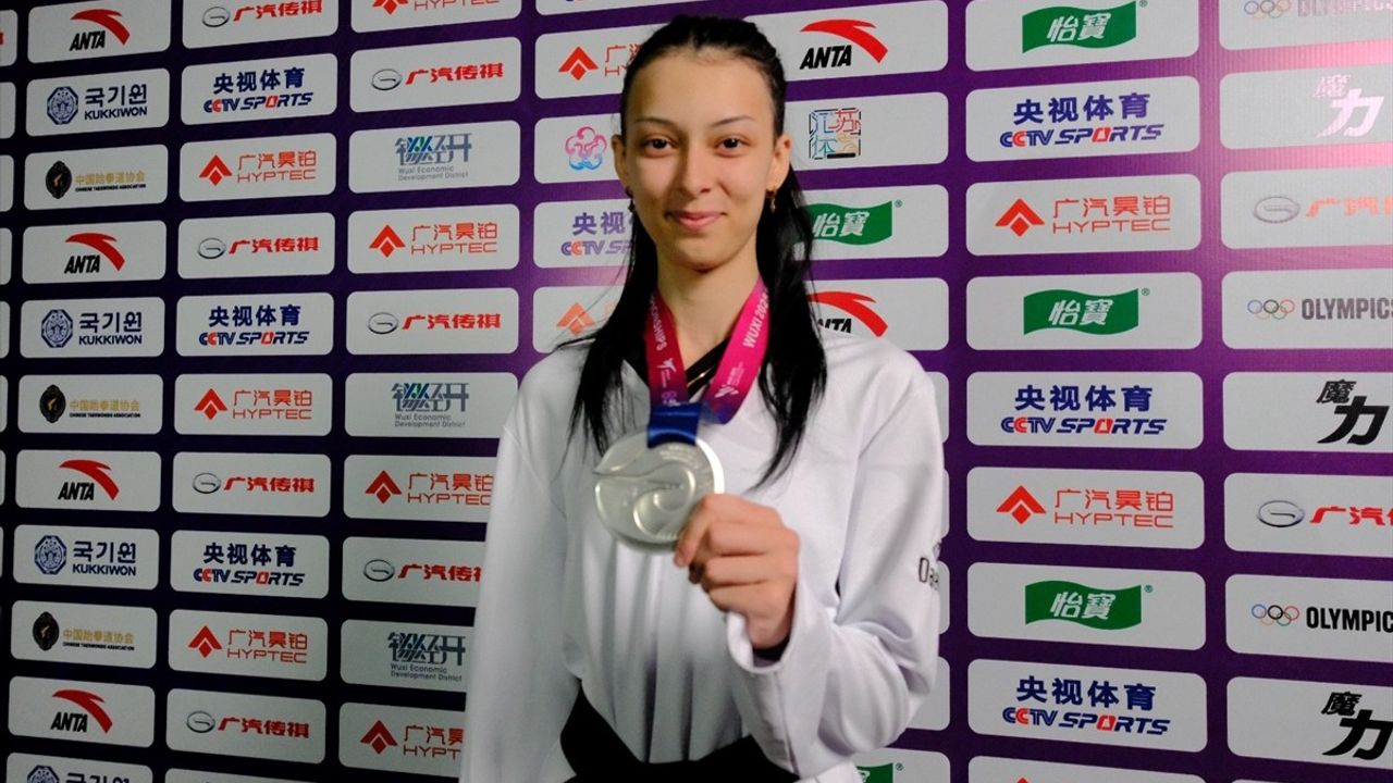 Elif Sude Akgül, Dünya Tekvando Şampiyonası'nda Gümüş Madalya Kazandı