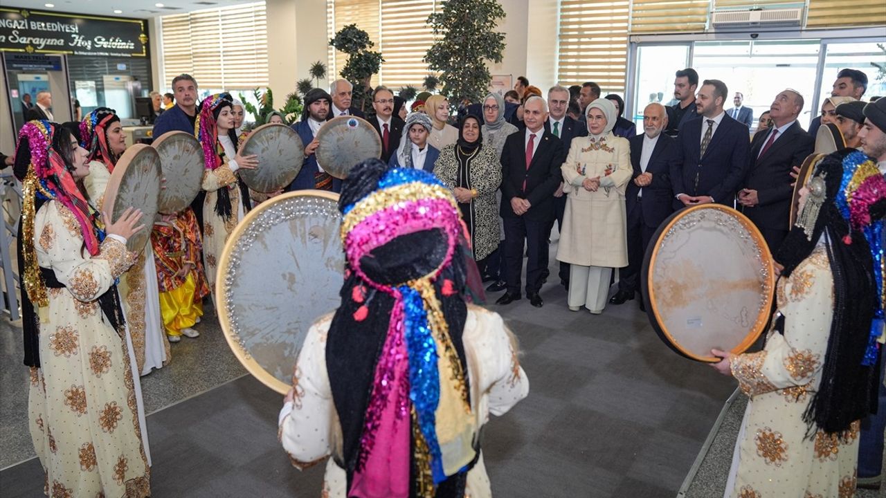 Emine Erdoğan'dan Siirtlilerle Buluşma Programı