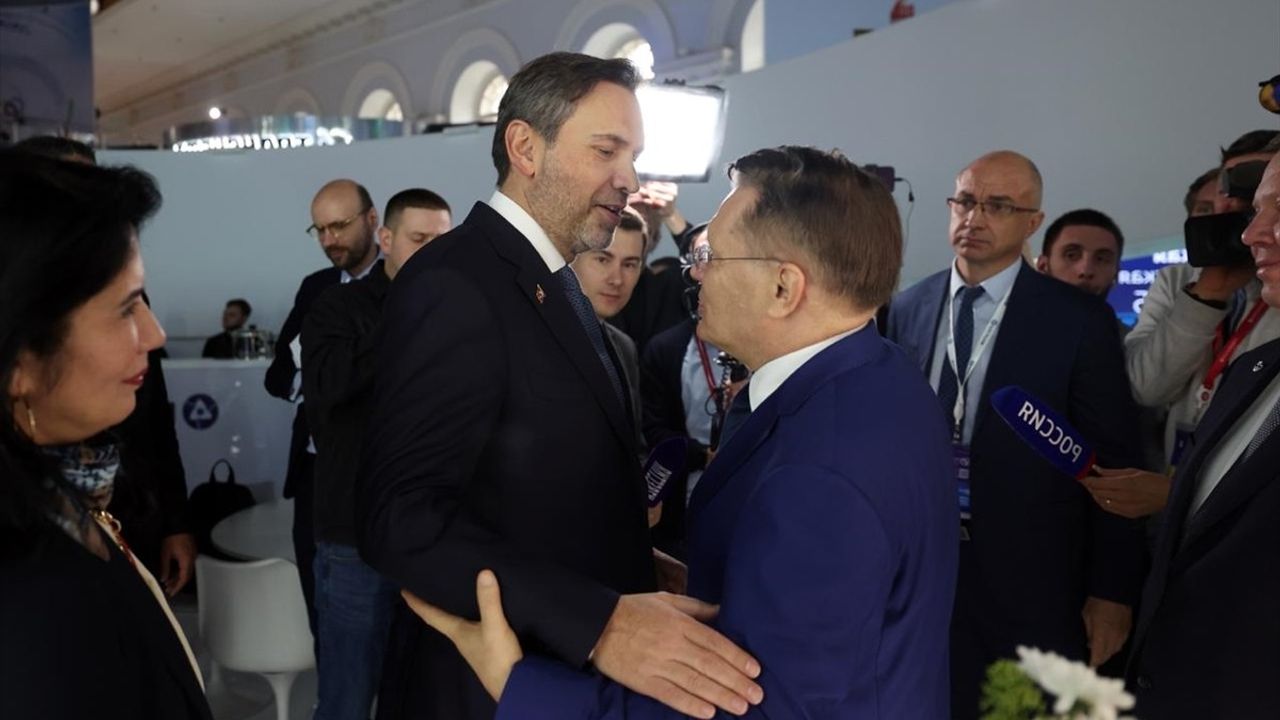 Enerji Bakanı Bayraktar'a Rusya'dan Nükleer İşbirliği Nişanı