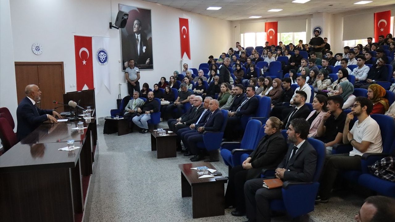 Erzincan Binali Yıldırım Üniversitesi'nde İlk Ders 'Filistin' Konusu Üzerine