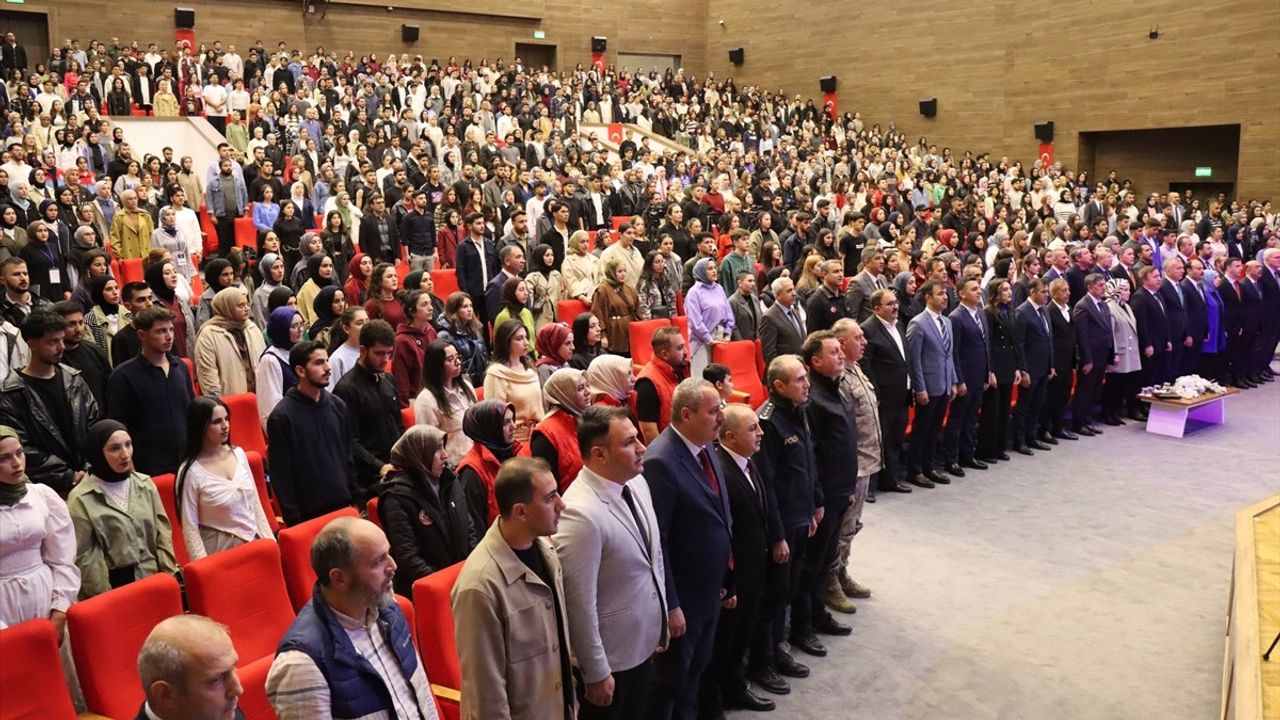 Erzincan'da Öğrencilere Burs Desteği