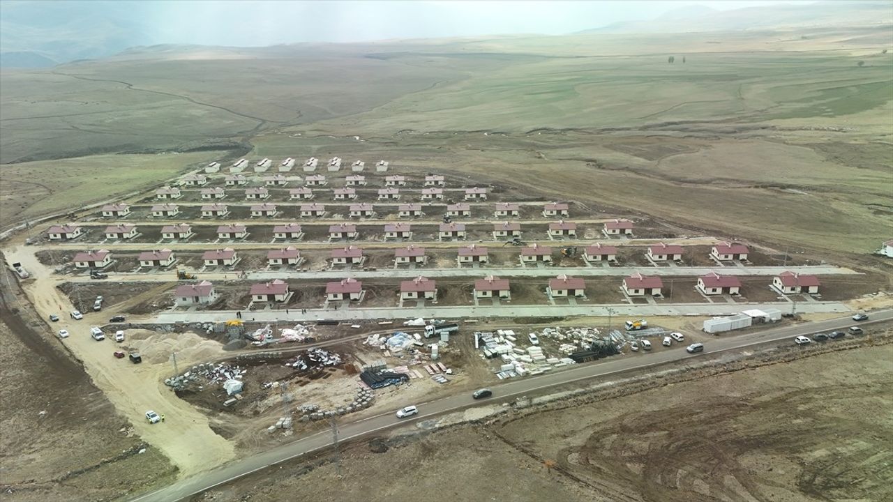 Erzurum Çat'taki Deprem Konutları Tamamlanma Aşamasında
