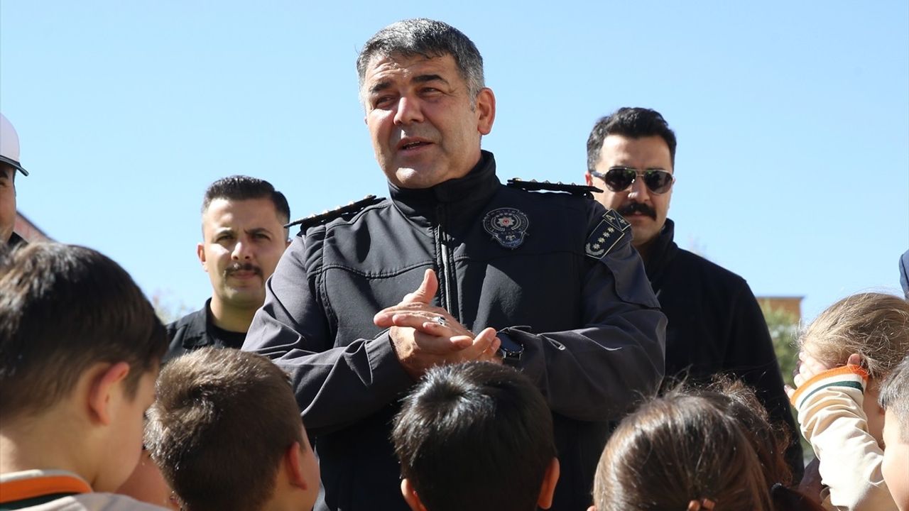 Erzurum'da Çocuklara Eğlenceli Trafik Eğitimi